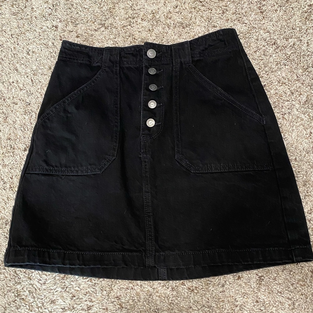 Hollister black denim skirt - size 3 (small)